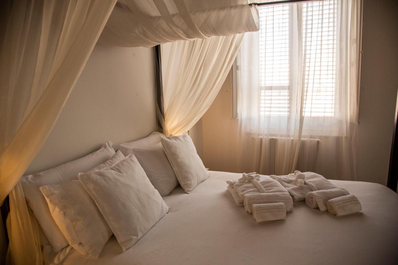 Dimora Sinibaldi Bed & Breakfast Palermo Bagian luar foto