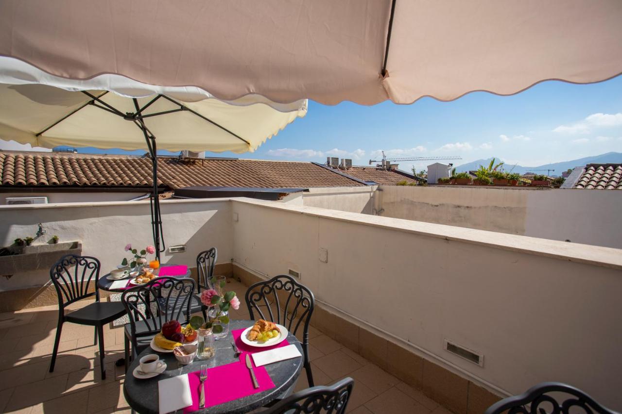 Dimora Sinibaldi Bed & Breakfast Palermo Bagian luar foto